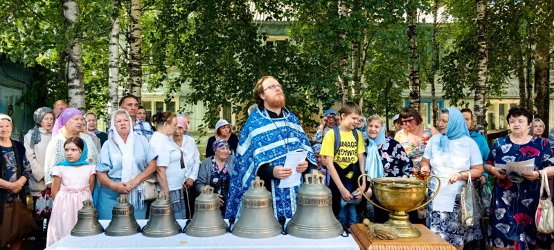 Храм, строящийся при поддержке ЛУКОЙЛа в ухтинском поселке, обрел колокола