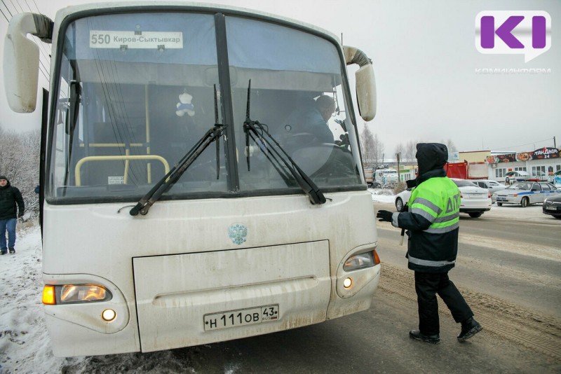 В Коми с начала года по вине водителей автобусов произошло 26 ДТП, пострадали 30 пассажиров