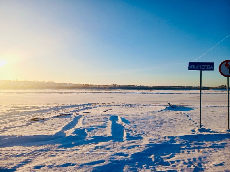 В Усть-Вымском районе начали работы по подготовке ледовых переправ через реку Вычегду