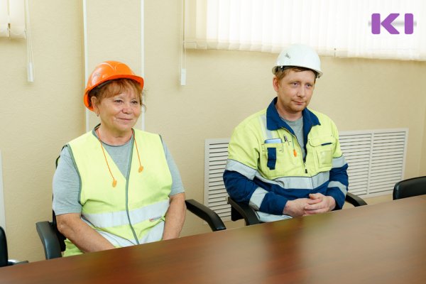 Люди, которые делают бумагу и сохраняют леса