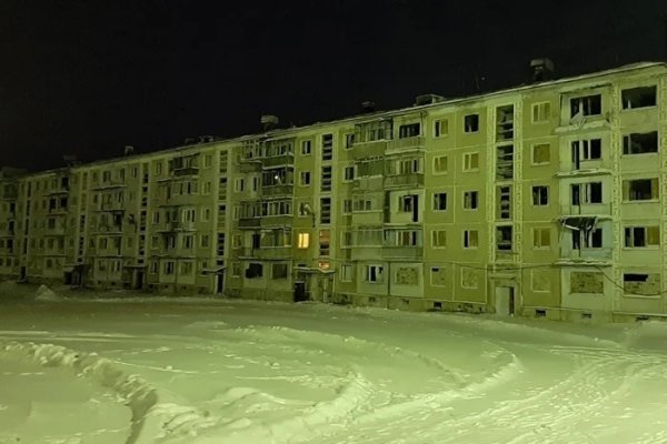 Квартира отшельника в Воркуте: человеку не страшно жить одному в полуразрушенной пятиэтажке