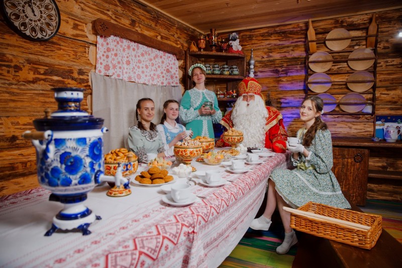 Расскажи, Снегурочка: дети из Коми могут вновь позвонить на горячую линию Деда Мороза и его помощников