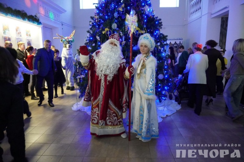 В Печоре для детей с ограниченными возможностями провели новогоднее представление