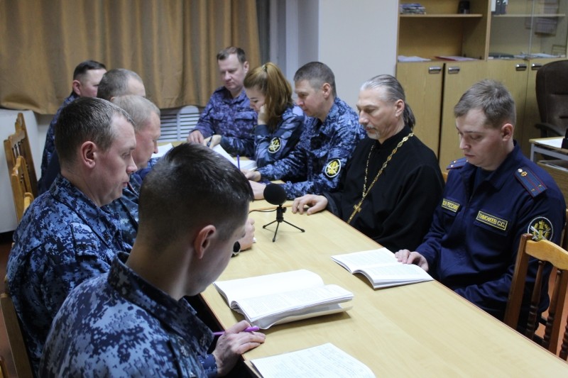 В воркутинском СИЗО-3 состоялся "Живой диалог": подозреваемые и осужденные анонимно задали вопросы руководству УФСИН Коми