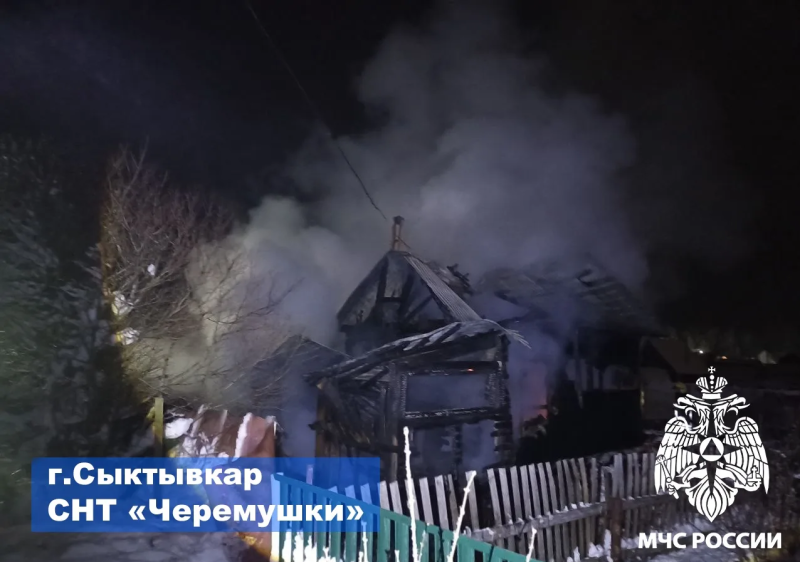 В Эжве сгорела дача