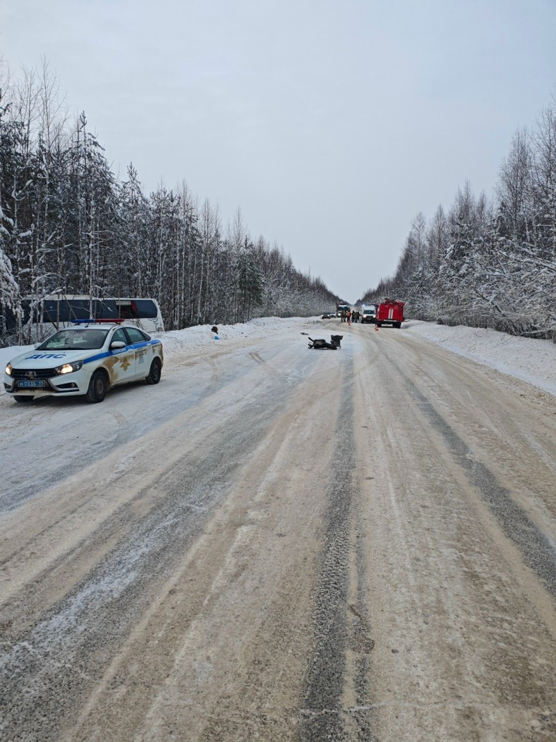 В ДТП с участием автобуса в Корткеросском районе погиб водитель легковушки 