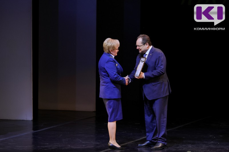 Ростислав Гольдштейн вручил награды в честь Дня работника прокуратуры РФ