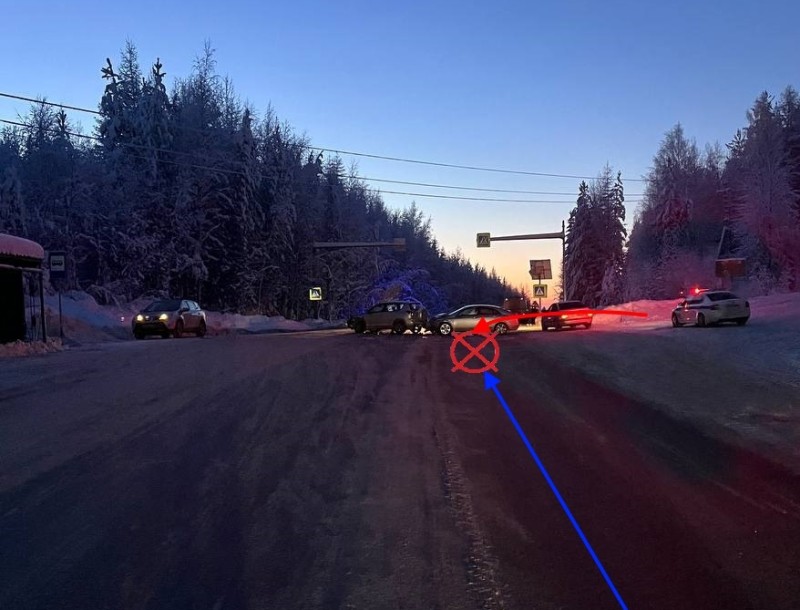 Под Ухтой 79-летняя женщина на Toyota отправила водителя Nissan в больницу