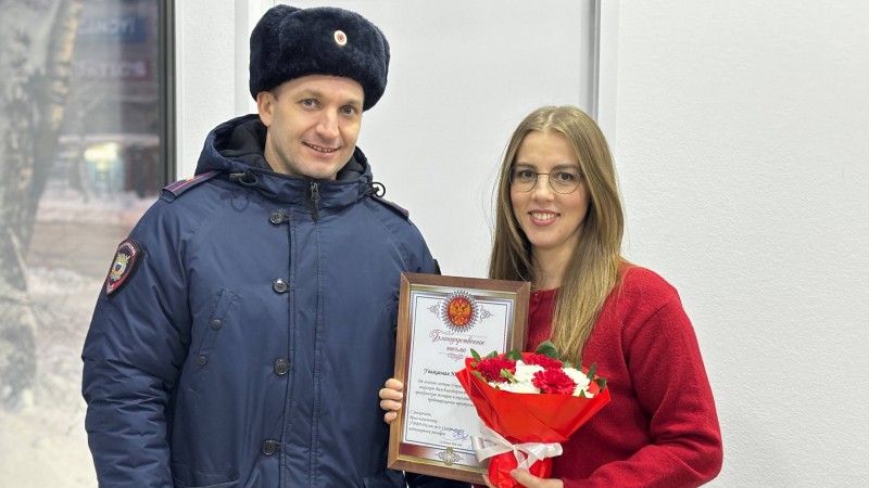 В Сыктывкаре сотрудники салона связи не дали пенсионерке, лишившейся 5 млн рублей, перевести мошенникам еще 300 тысяч