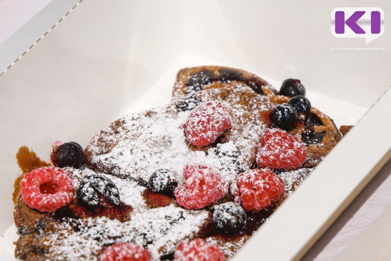 Суд взыскал с кафе в Сыктывкаре компенсацию за пластик в пирожном