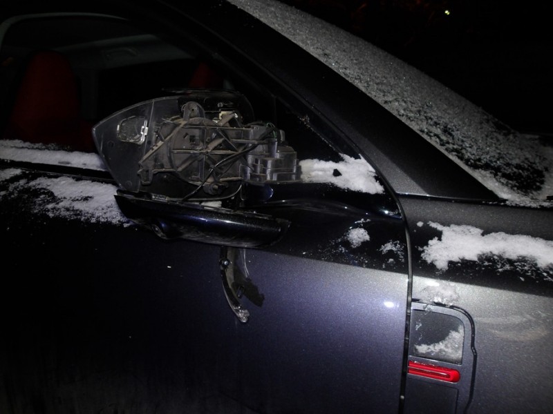 Эжвинец повредил автомобиль бывшей возлюбленной 