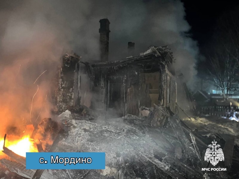 В Корткеросском районе сгорел дом на шесть квартир