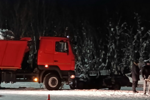 В Инте при столкновении ВАЗ-2104 и КамАЗа погиб водитель легковушки