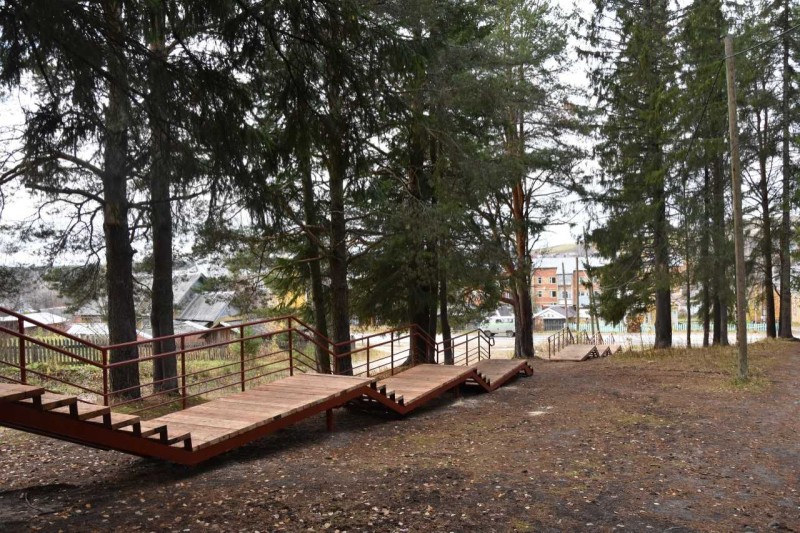 В Койгородском районе продолжат благоустройство парковой зоны возле Центра культуры
