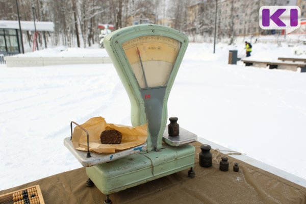 Сыктывкарцам показали хлеб с опилками и жмыхом, которым питались в Блокадном Ленинграде