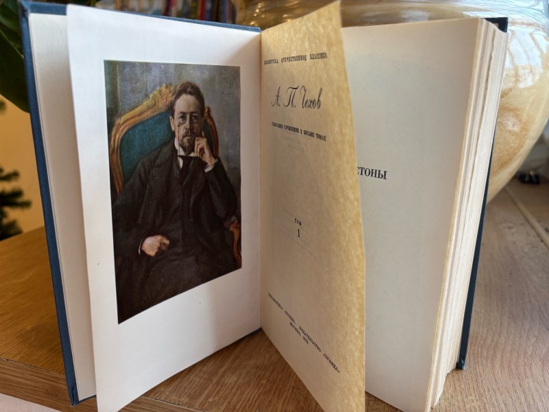 Жители Коми предпочитают слушать произведения Чехова в формате "Театр у микрофона"

