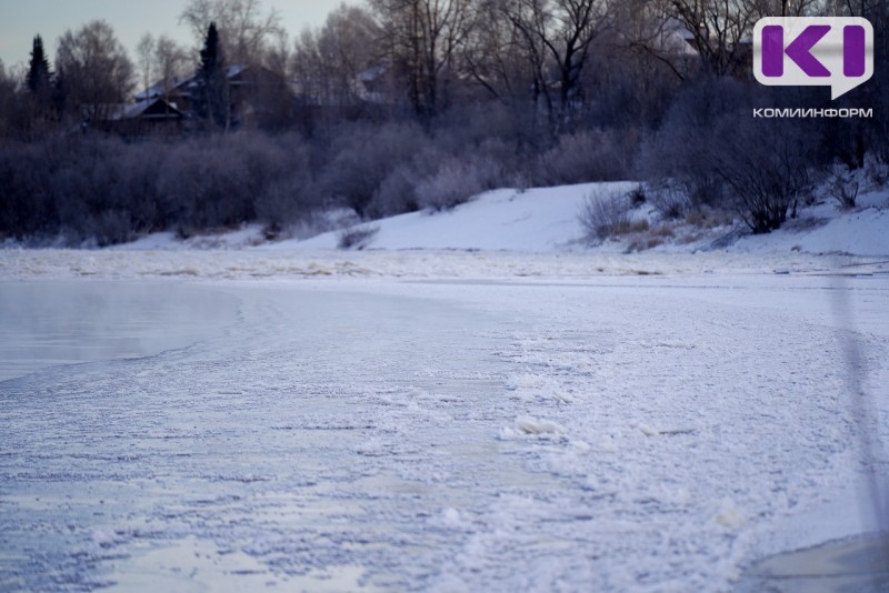 В палатке на берегу реки Усы обнаружено тело мужчины 

