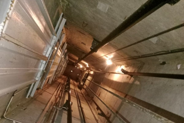 Печорский Ростехнадзор нашел темные лифты, не подключенные к двусторонней связи 