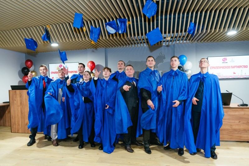 В УГТУ вручили дипломы выпускникам уникальной специальности "Горное дело"