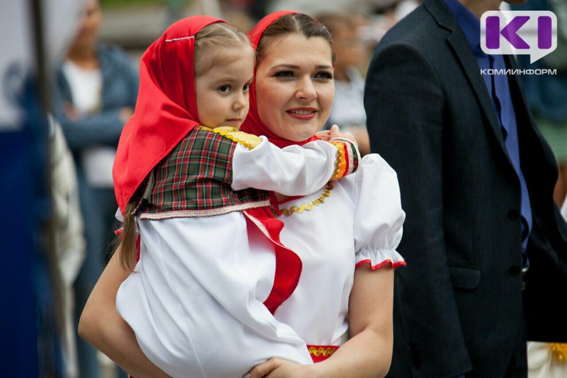 Многодетным семьям из Коми упростят доступ к социальной поддержке