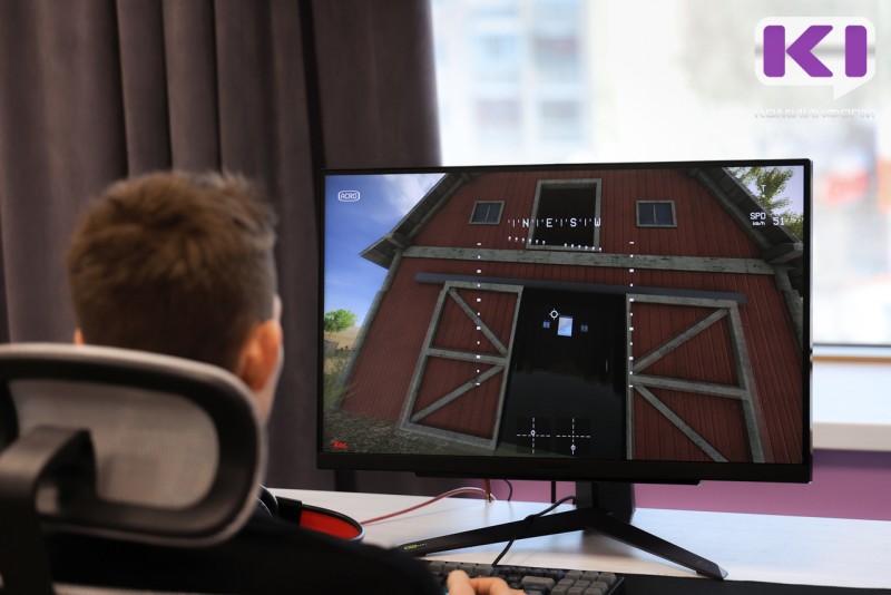 Сыктывкарские школьники учатся залетать в здания на БПЛА