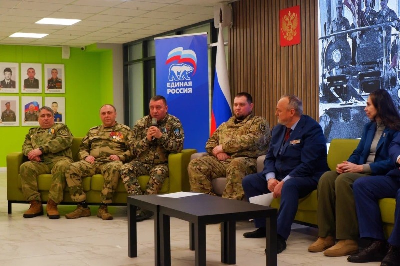 Ко Дню памяти воинов-интернационалистов: в Сыктывкаре прошла "Встреча трех поколений"