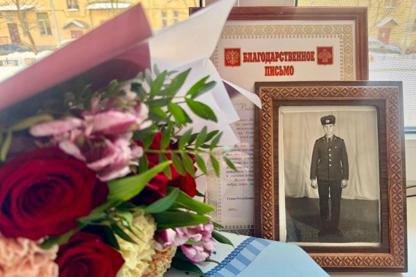 Представитель РК в СЗФО Алиса Науменко передала благодарность от главы Коми Валентине Вороновой, чей сын погиб в Афганистане