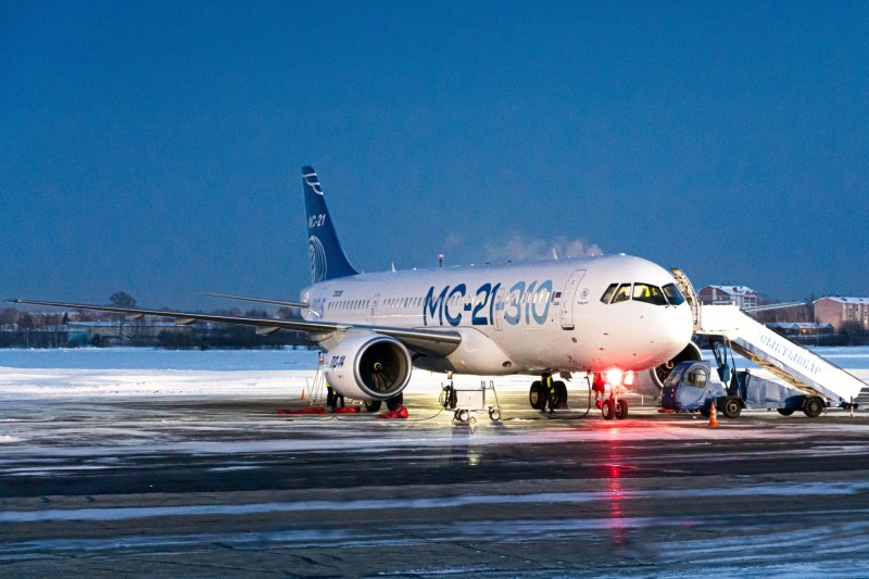 Российский "самолет будущего" MC-21 провел испытания в Сыктывкаре 