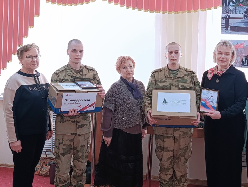 Союз женщин Коми поздравил военнослужащих Росгвардии с Днем защитника Отечества