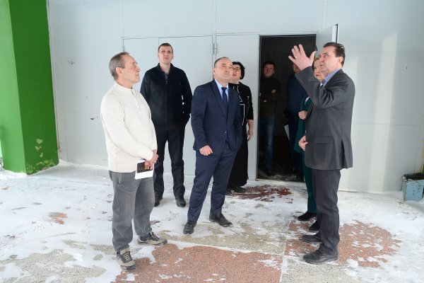 Руководитель Минобрнауки Коми оценил ход капремонта в школах Вуктыла, Ухты и Сосногорска    

