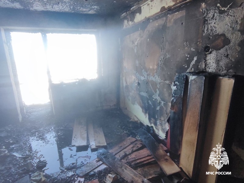 На пожаре в п.Северный эвакуировали пять человек