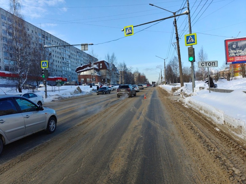 В Сыктывкаре Nissan X-Trail сбил женщину 