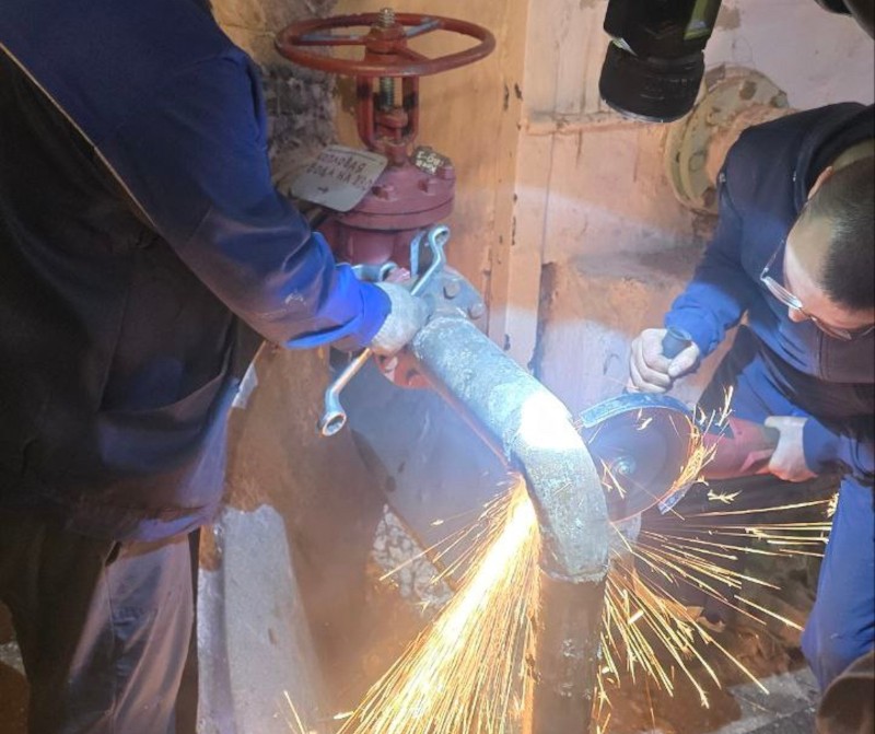 В Печоре на котельной №4 после прорыва трубы идут аварийно-восстановительные работы