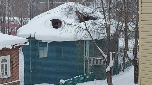 В Сыктывкаре частично обрушилась кровля дома купца Шарапова 