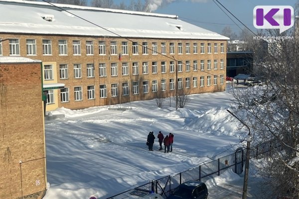 Студентов четырех учебных заведений эвакуировали в Сыктывкаре и Выльгорте