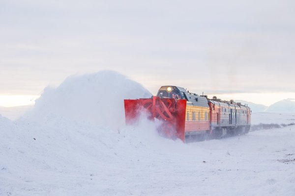 5,8 млн кубометров снега убрано с путей Северной железной дороги за три зимних месяца