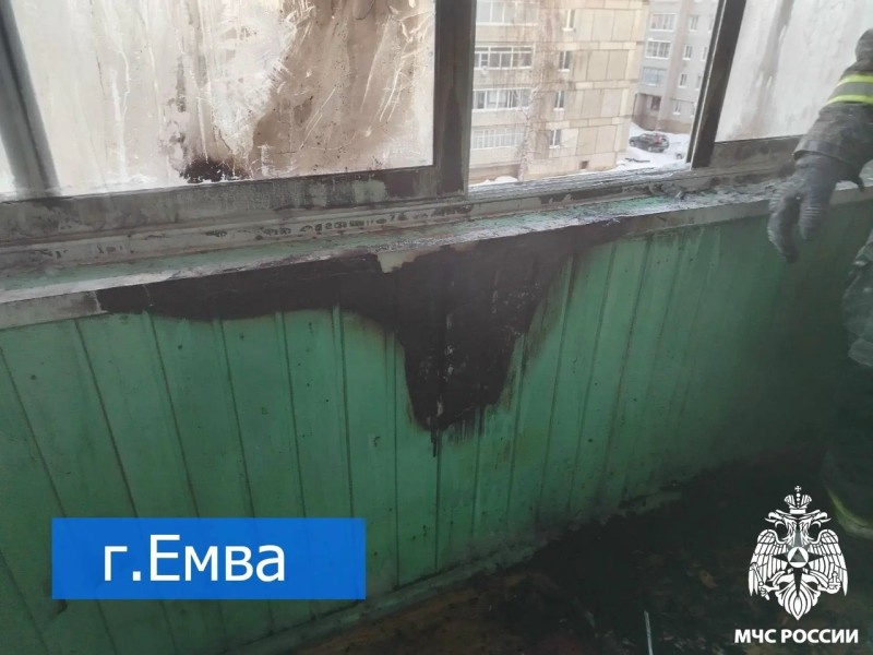 На пожаре в Емве спасены четыре человека