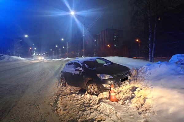 В Ухте водитель врезался в снежный вал и погиб