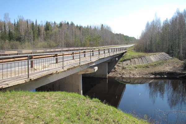 В Коми проводят подготовительные работы по ремонту моста через реку Кузобъю

