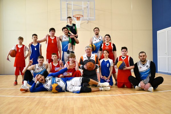 Работники АО 