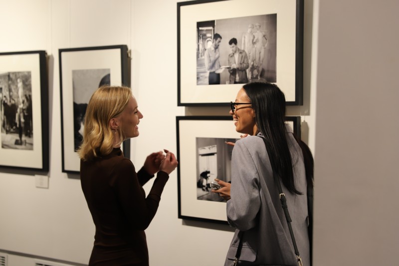 Запечатлеть музей: в Сыктывкаре открылась выставка "Жерар Юфера. Один день в музее"

