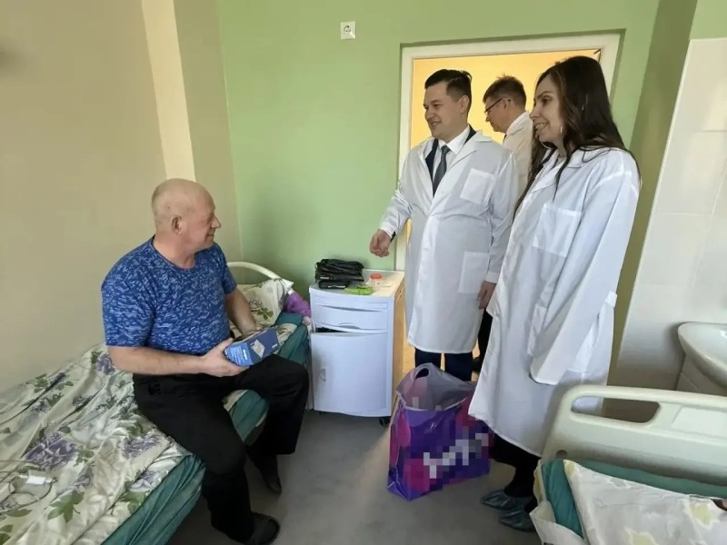 Радиоприёмники для пациентов: "Единая Россия" откликнулась на просьбу госпиталя ветеранов