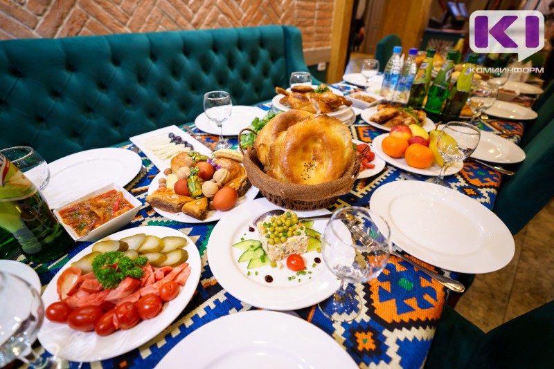 Предприниматели Печоры, Усинска и Сыктывкара просят разрешить иностранцам работать в ресторанах и кафе