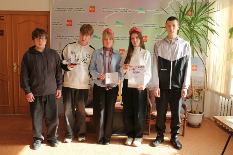 Юные аграрии из Коми победили в Международном форуме и выиграли метеостанцию для школы