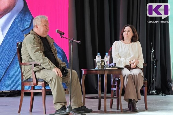 Военкор НТВ рассказал сыктывкарцам, как ездил на восставший Донбасс через Киев
