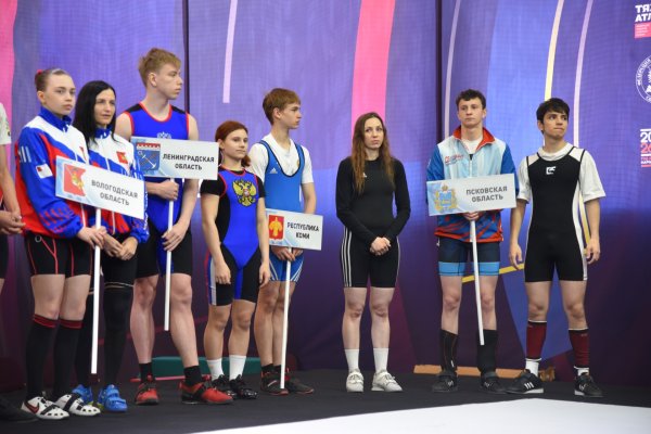 В столице Коми дали старт чемпионату и первенству СЗФО по тяжелой атлетике