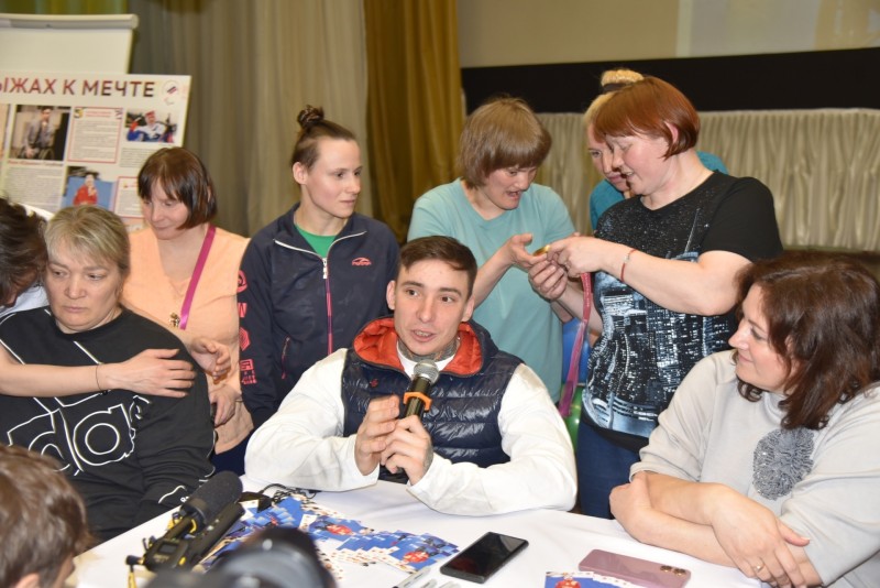 Сила воли и поддержка: Иван Голубков рассказал сыктывкарской молодежи о пути к победе