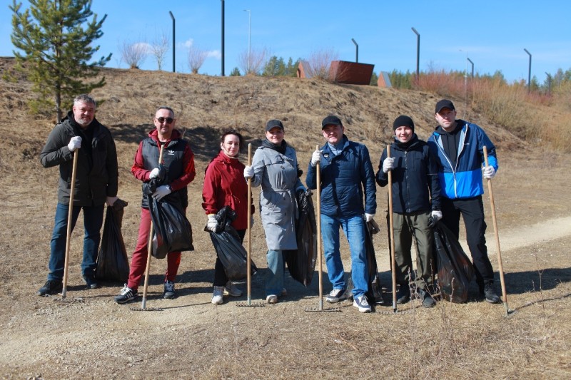 Волонтеры АО "Транснефть – Север" провели экологический субботник

