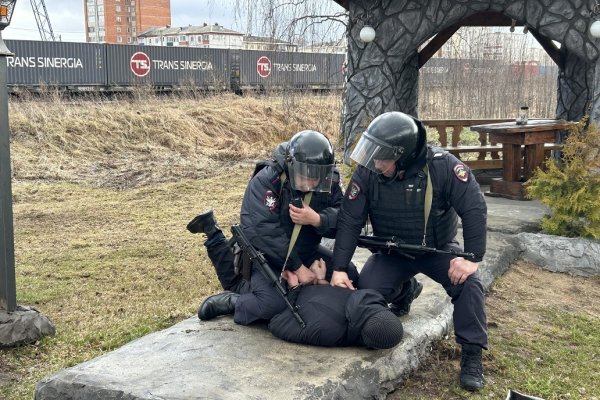 Силовики учились пресекать теракт на ж/д вокзале в Сыктывкаре