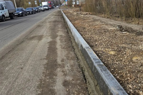 В Сыктывкаре активно ведутся работы по ремонту улицы Пермской

